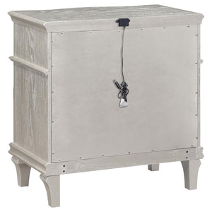 Evangeline 3-drawer Nightstand - Silver Oak