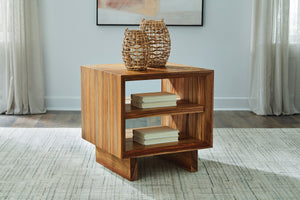 Dressonni Square End Table - Brown